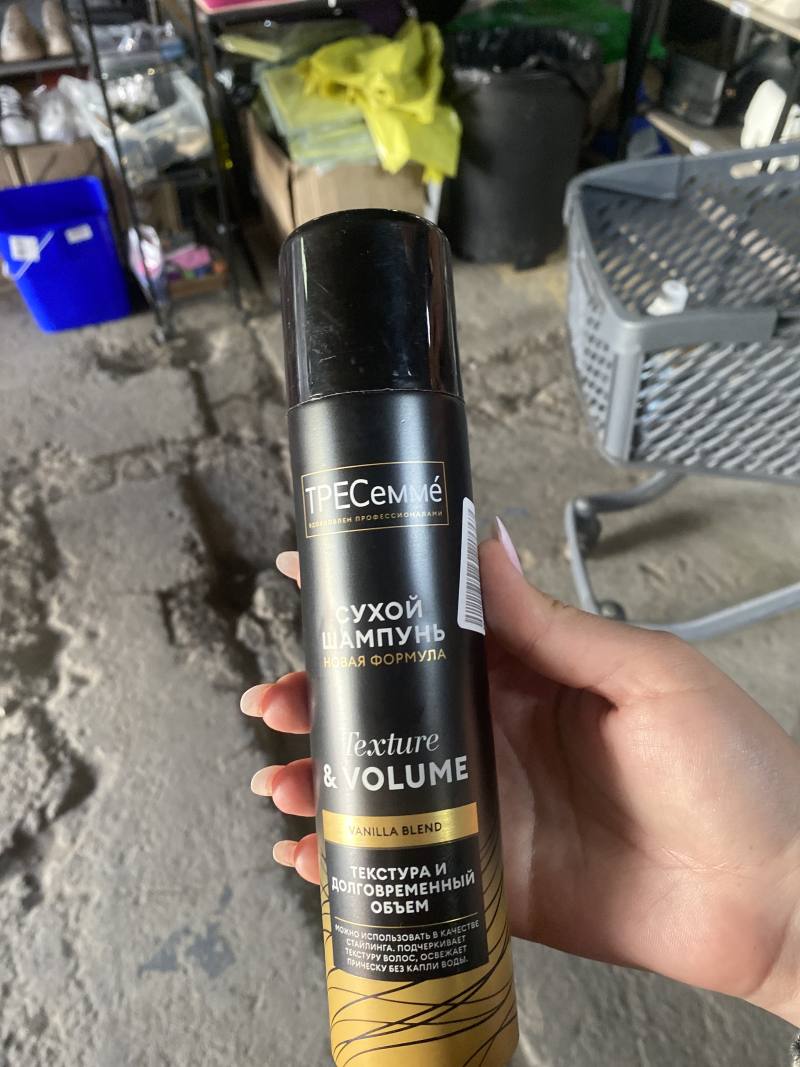 Сухой шампунь TRESemmé Texture & Volume Vanilla Blend