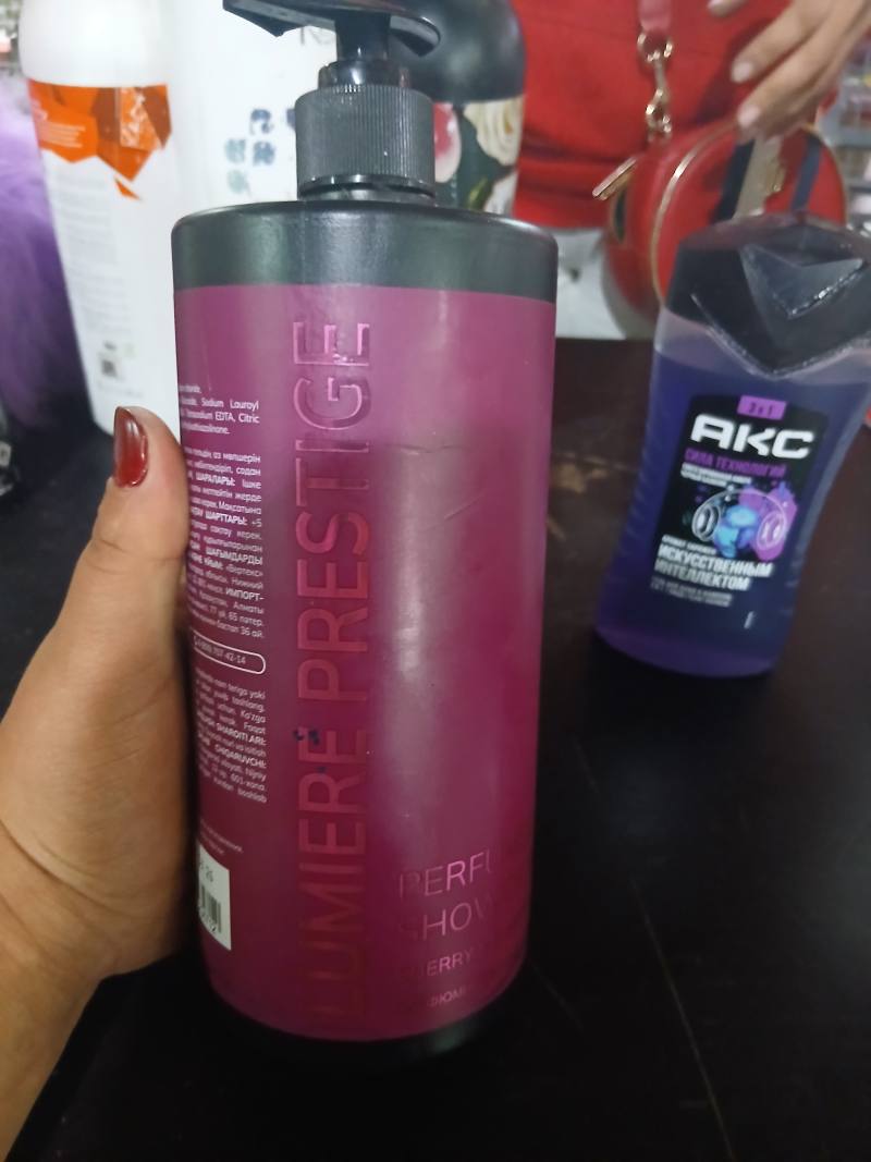 Гель для душа LUMIERE PRESTIGE Perfume Shower Cherry