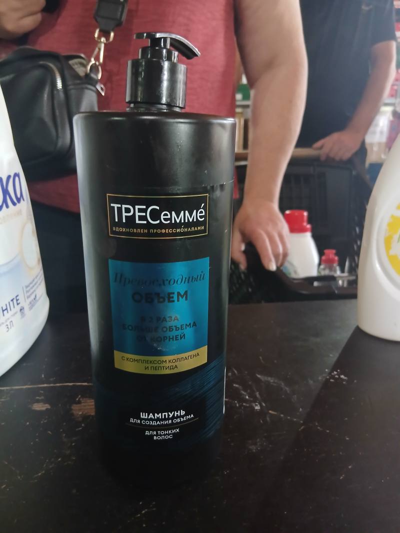 TRESemmé Шампунь для создания объёма для тонких волос