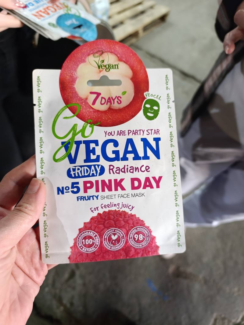 Маска для лица 7DAYS Go Vegan Friday Radiance №5 Pink Day Fruity Sheet Face Mask