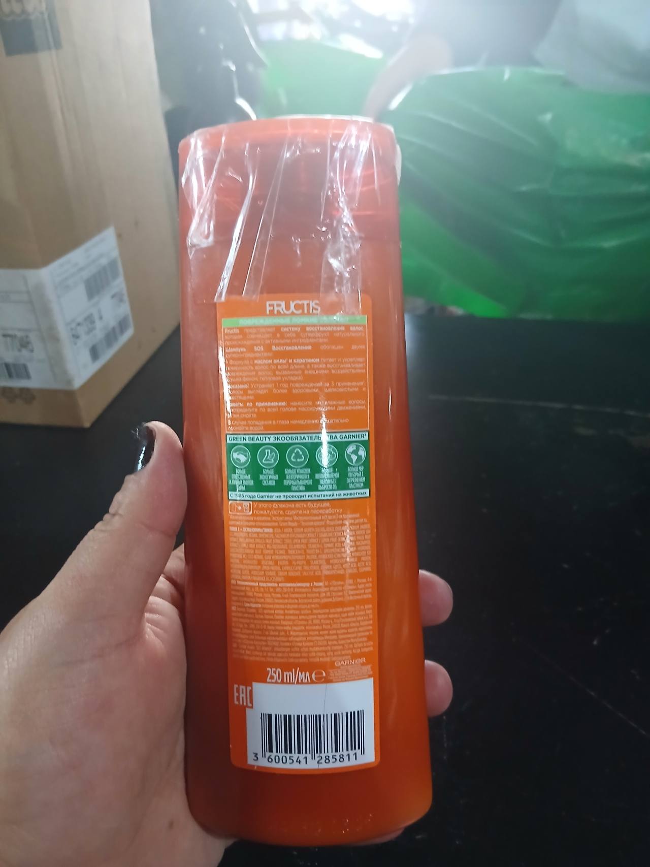 Шампунь Fructis SOS Восстановление с маслом амлы и кератином