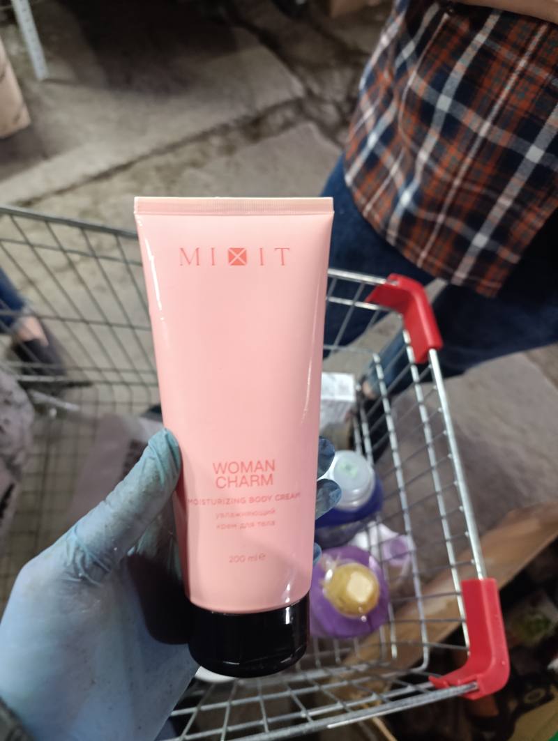 MIXIT WOMAN CHARM MOISTURIZING BODY CREAM увлажняющий крем для тела