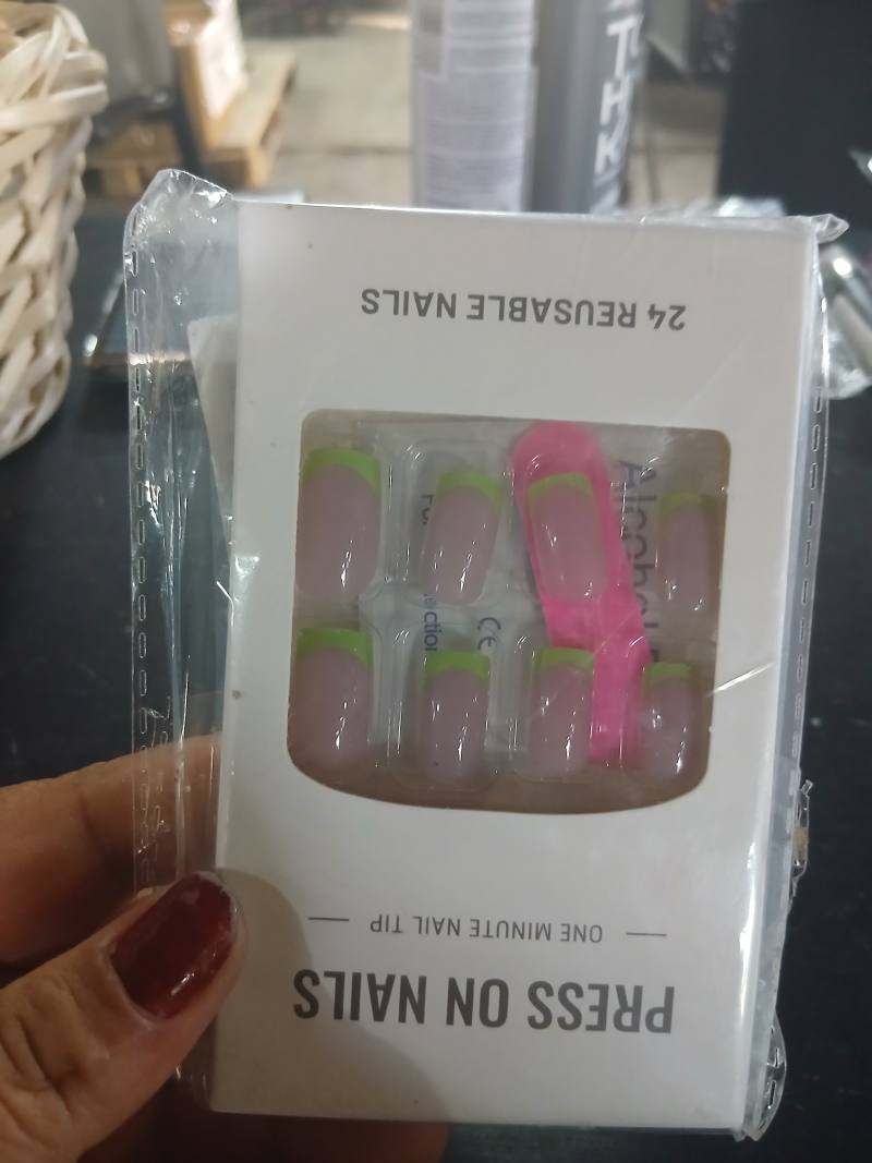 Накладные ногти PRESS ON NAILS 24 REUSABLE NAILS