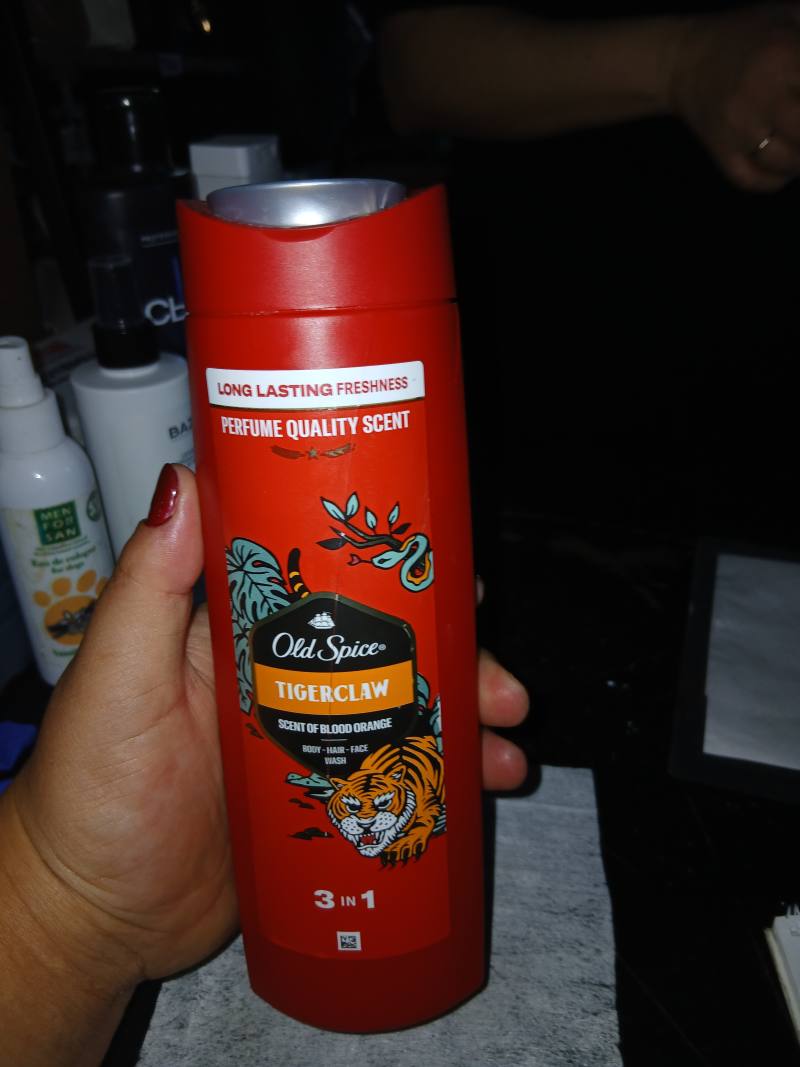 Old Spice TIGERCLAW Scent of Blood Orange 3 in 1 Body Hair Face Wash