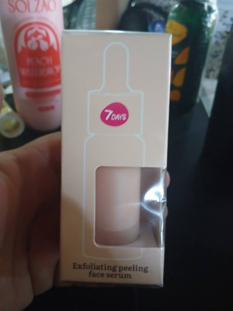 Exfoliating peeling face serum