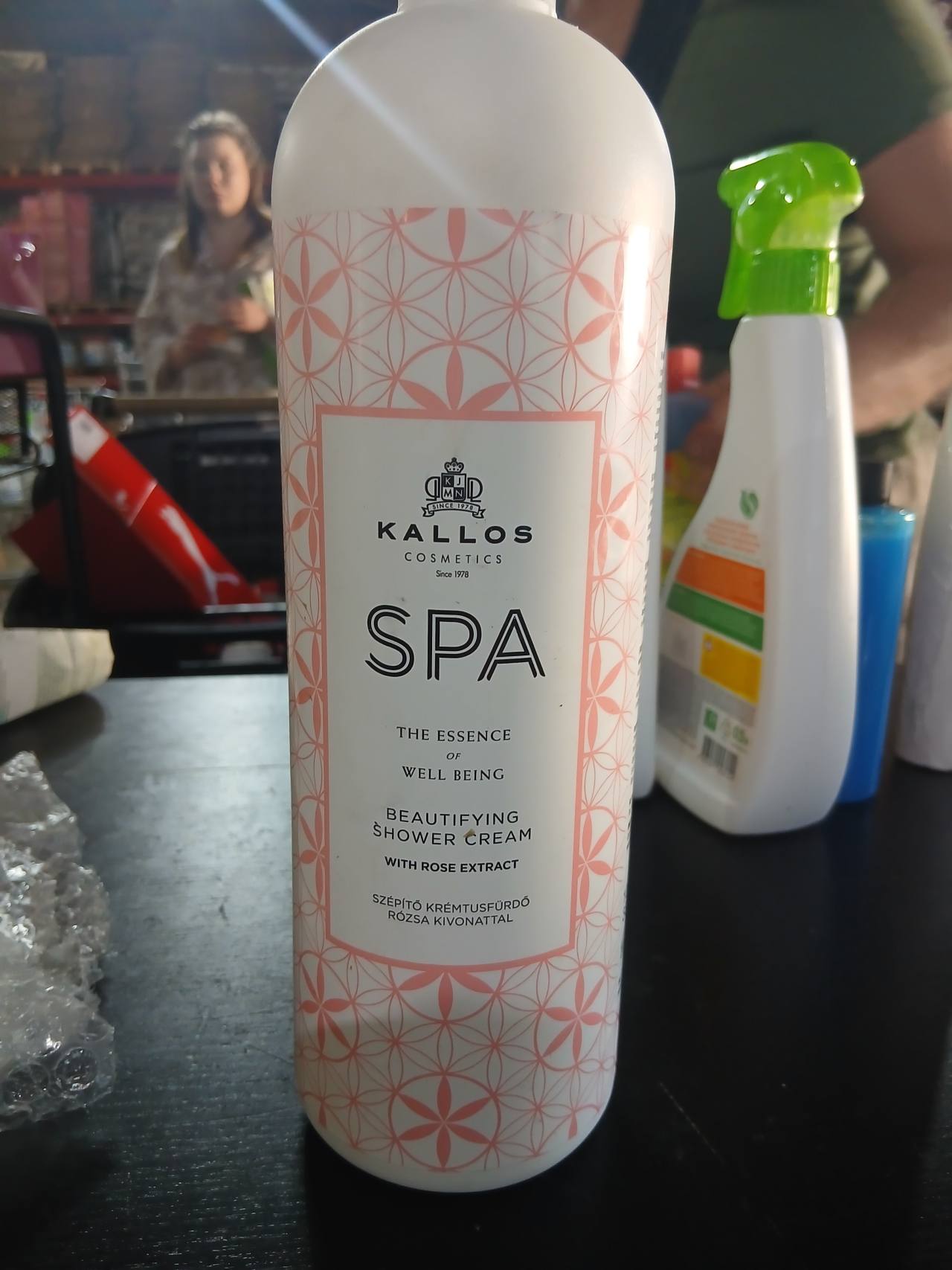 KALLOS SPA Beautifying Shower Cream with Rose Extract