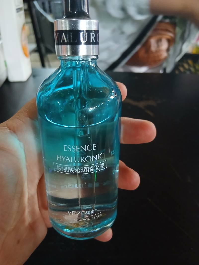 Hyaluronic Acid Serum Essence