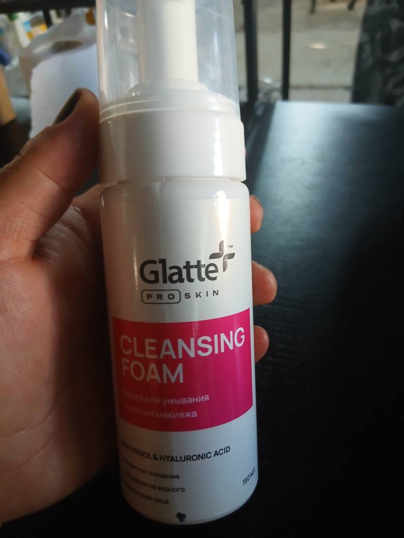 Glatte PRO SKIN CLEANSING FOAM пенка для умывания и снятия макияжа с пантенолом и гиалуроновой кислотой