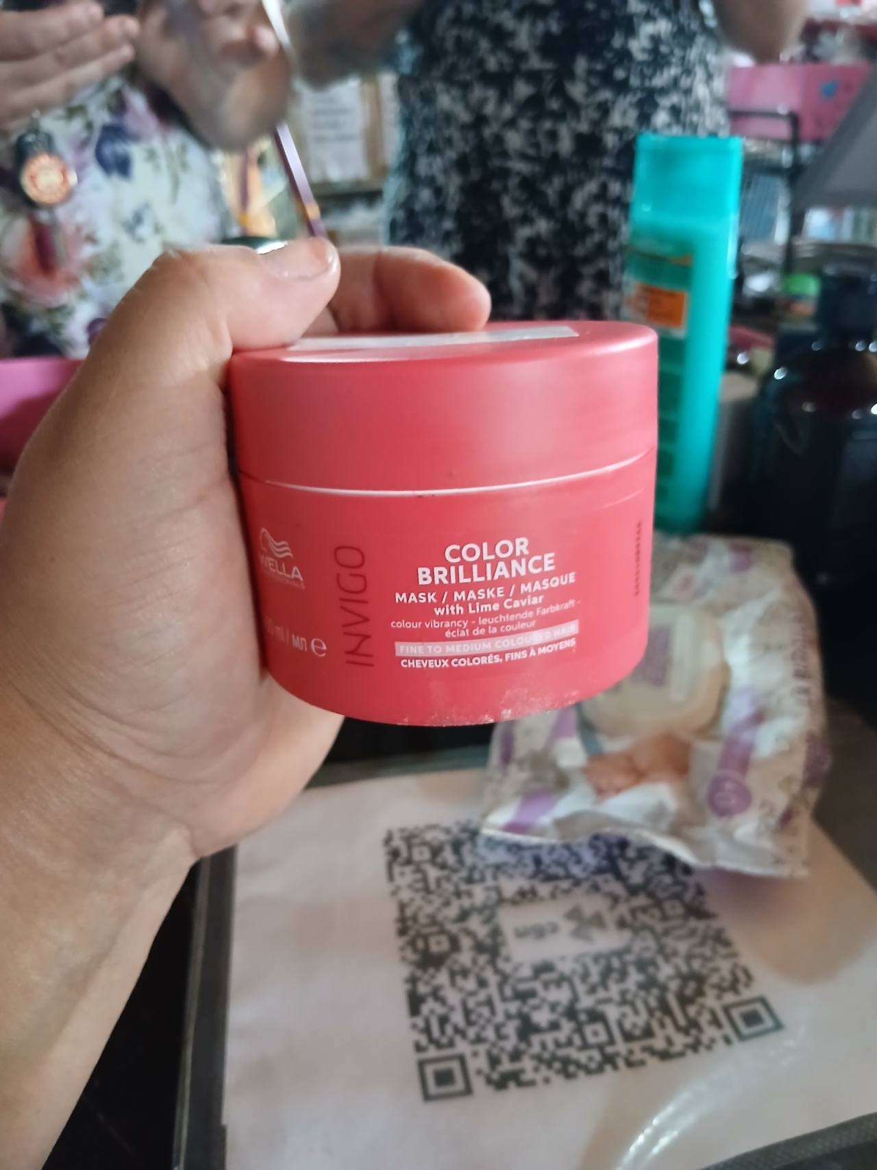 Wella Professionals Invigo Color Brilliance Mask with Lime Caviar