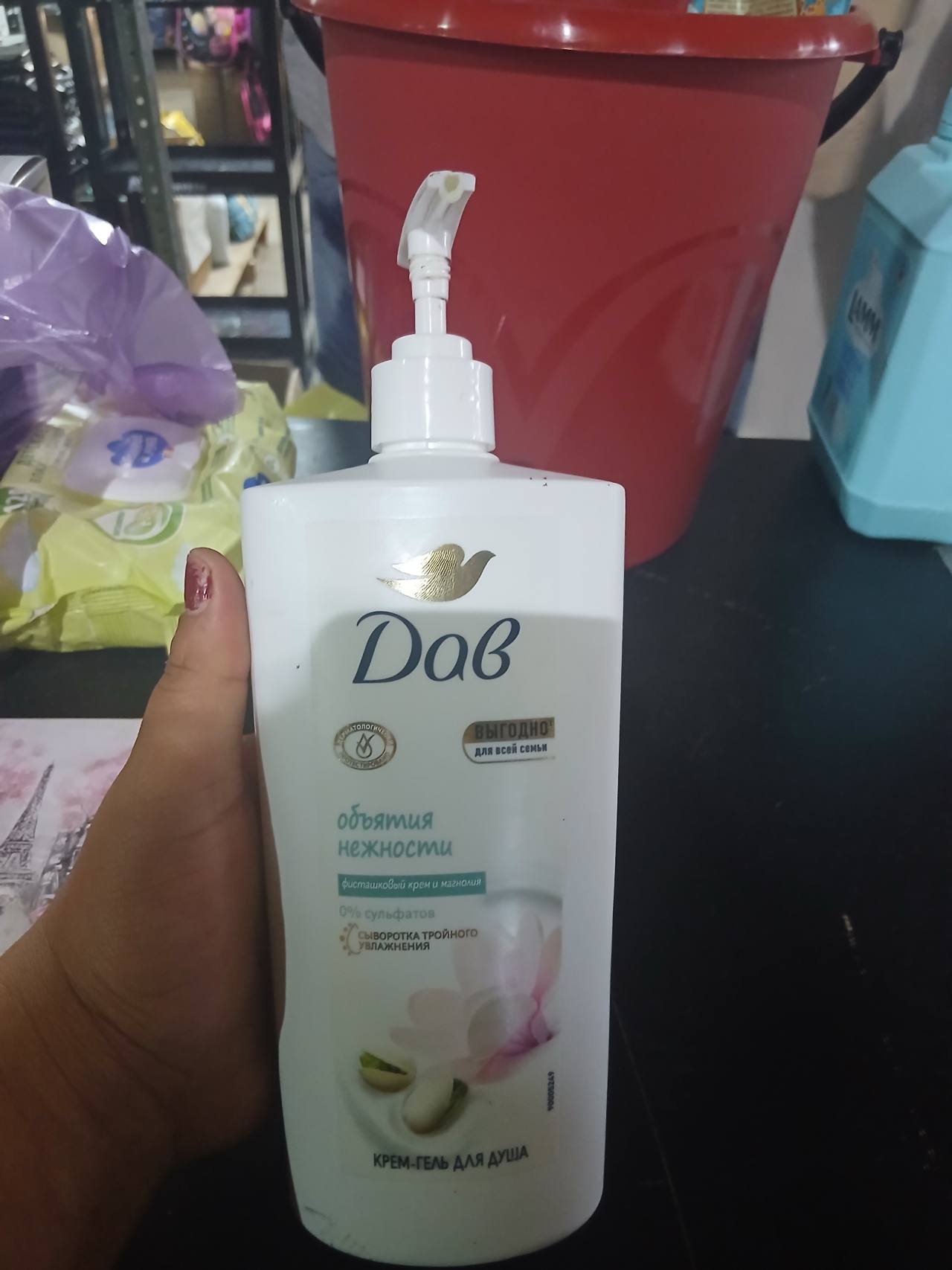 Dove Крем-гель для душа Объятия нежности с фисташковым кремом и магнолией