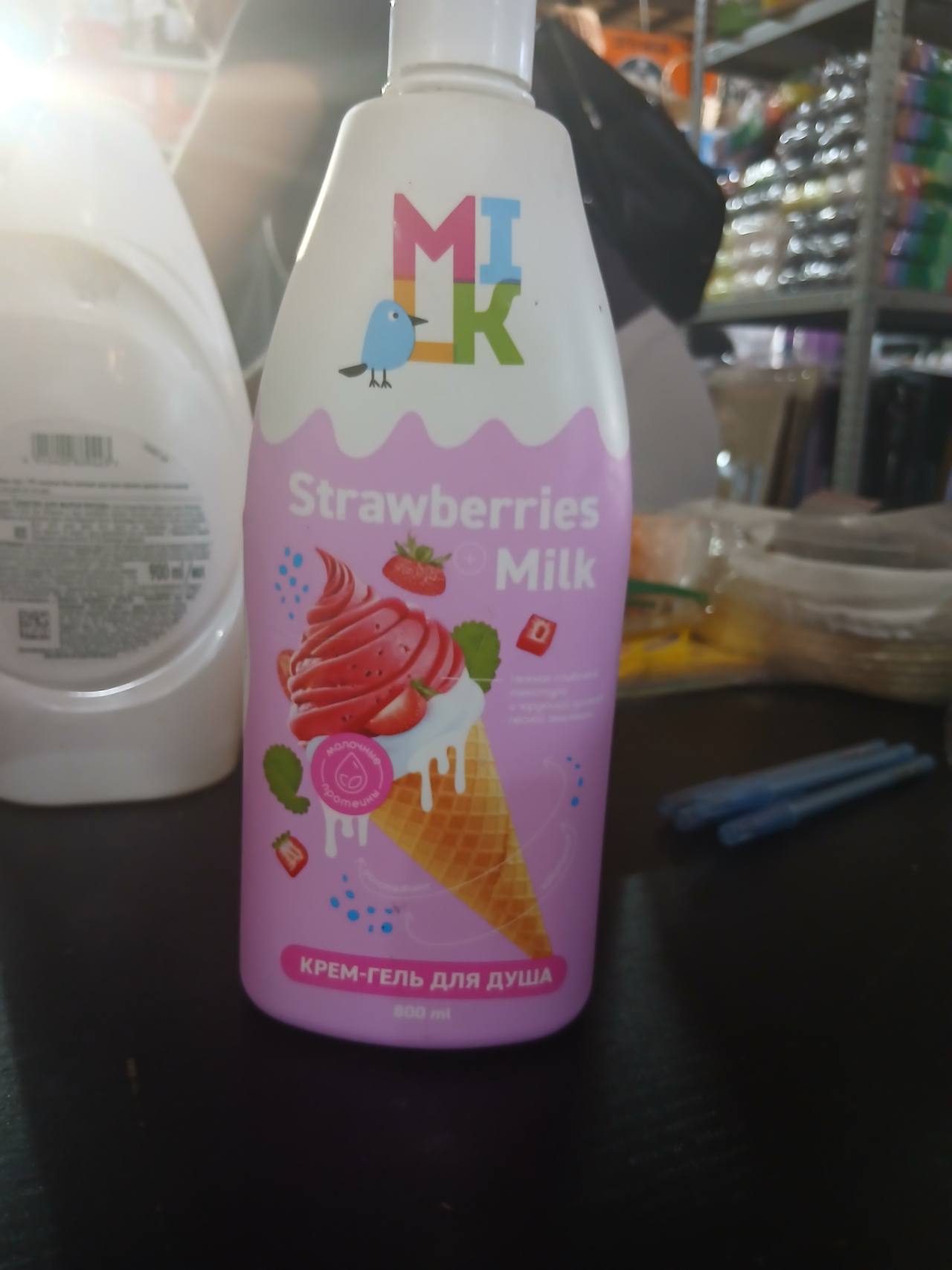Strawberries Milk крем-гель для душа