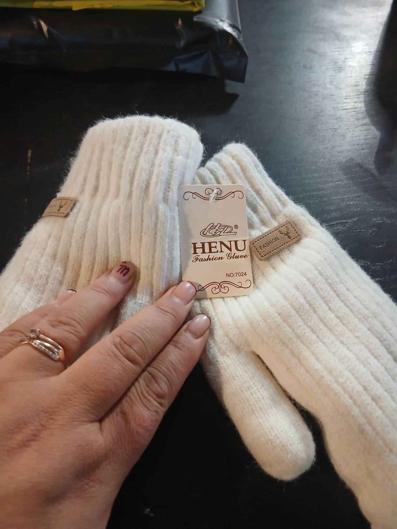 Вязаные перчатки HENU Fashion Gloves, модель 7024
