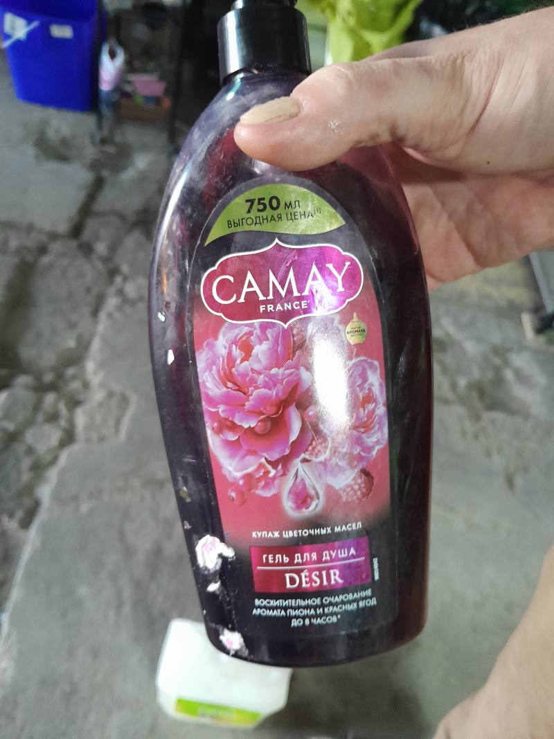 Гель для душа Camay Désir Купаж цветочных масел Аромат пиона и красных ягод
