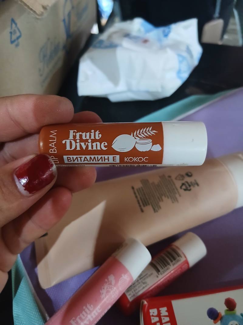 Бальзам для губ Fruit Divine Витамин Е Кокос