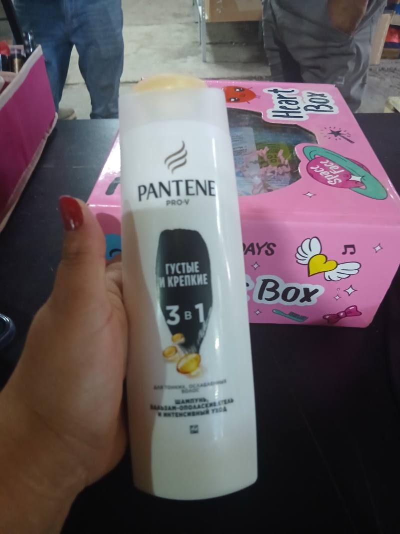 Шампунь Pantene Pro-V Густые и Крепкие 3 в 1