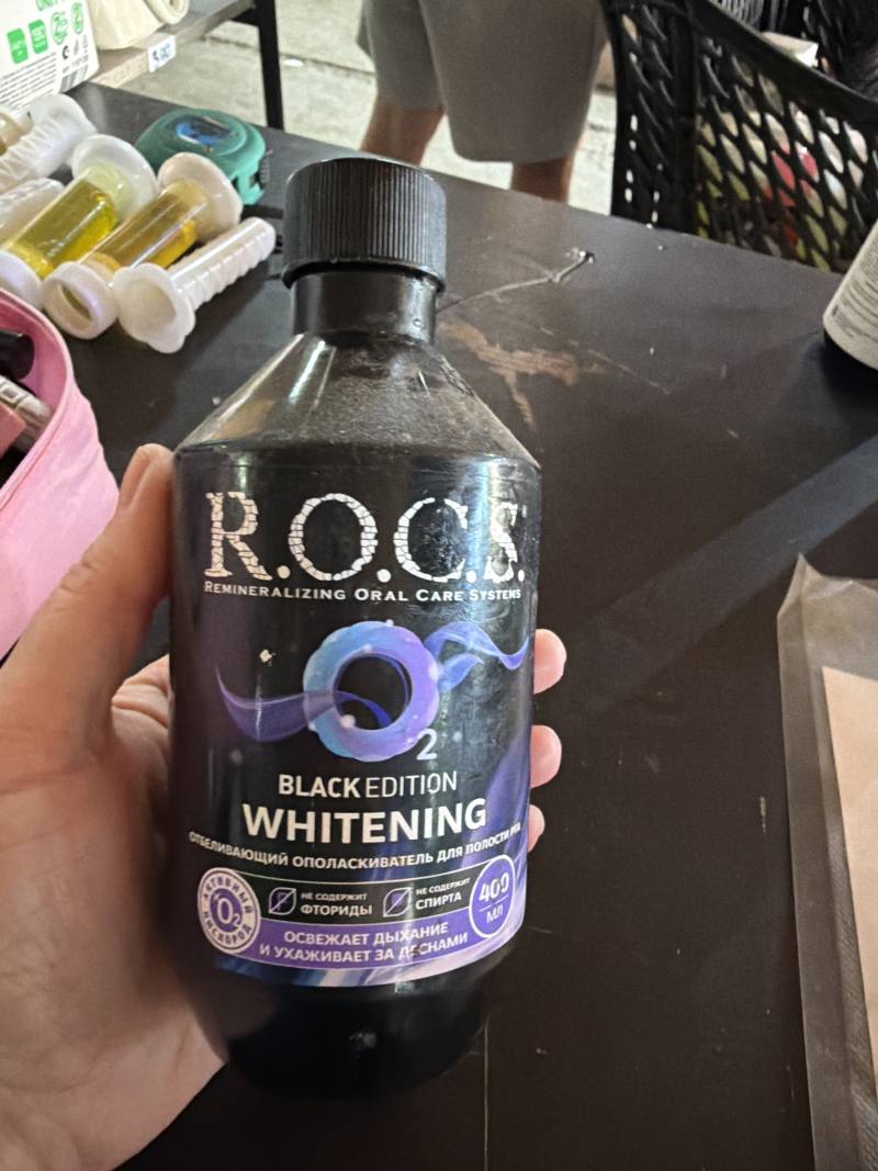 Отбеливающий ополаскиватель для полости рта R.O.C.S. Black Edition Whitening