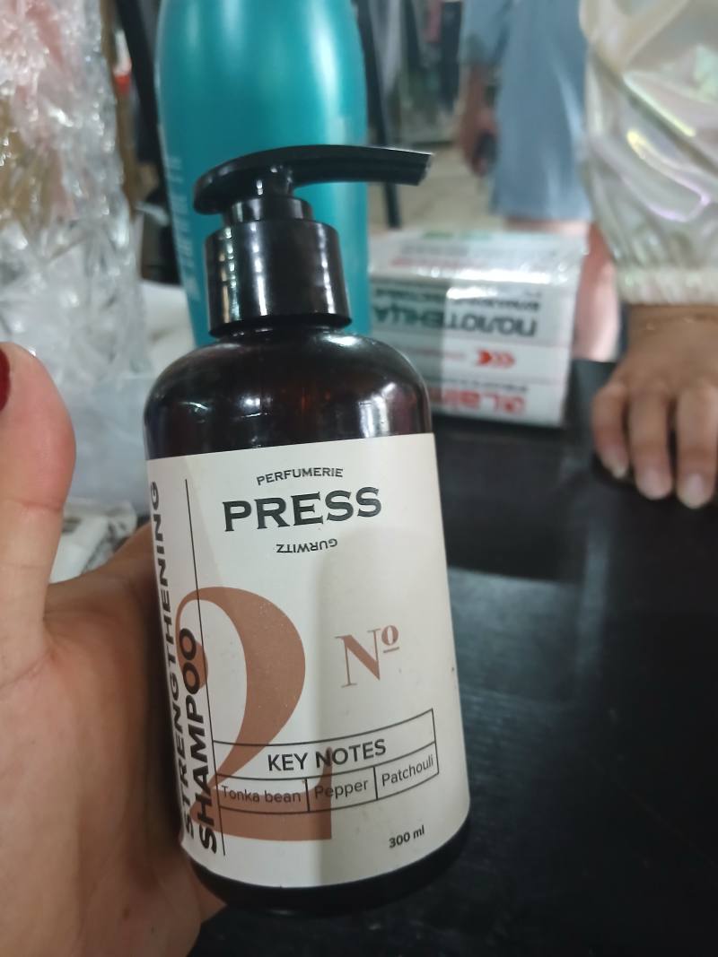 STRENGTHENING SHAMPOO №0 с нотами Tonka bean, Pepper, Patchouli