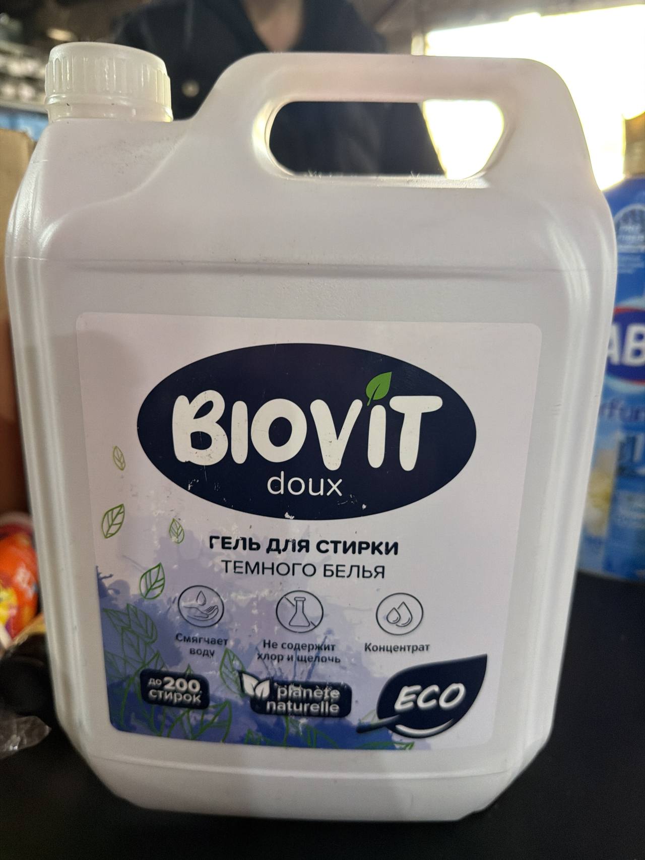 Гель для стирки темного белья Biovit doux