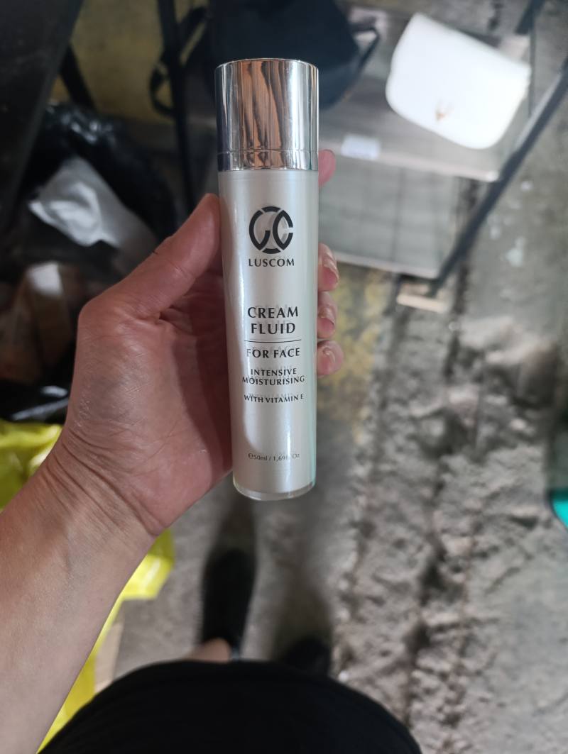 Крем-флюид для лица LUSCOM Intensive Moisturising With Vitamin E