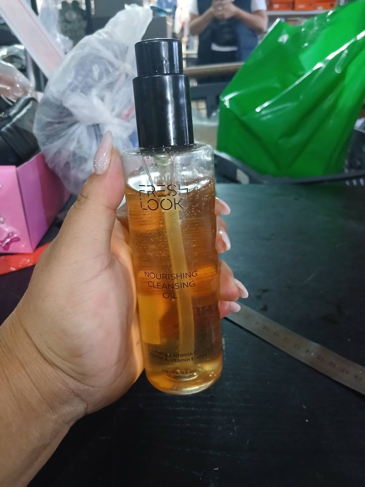 FRESH LOOK Nourishing Cleansing Oil