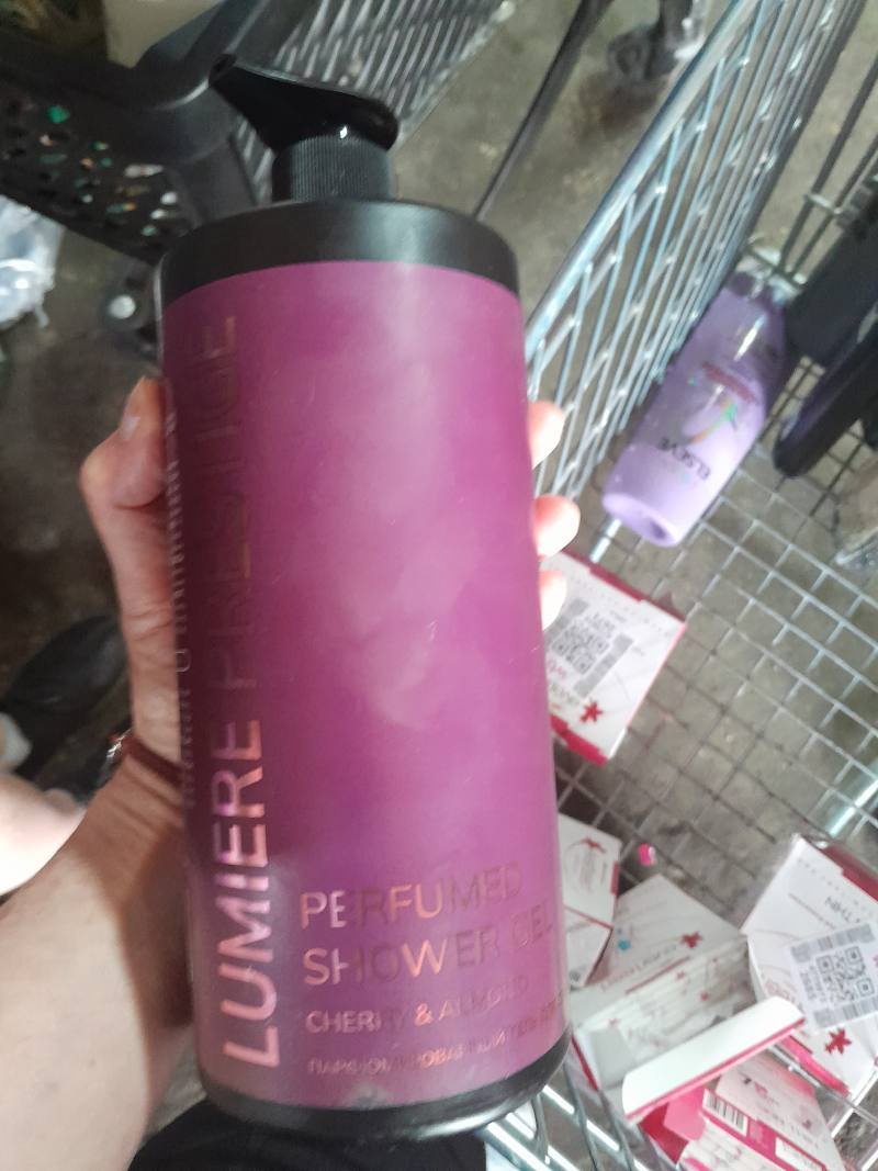 Парфюмированный гель для душа Lumiere Prestige Cherry & Almond
