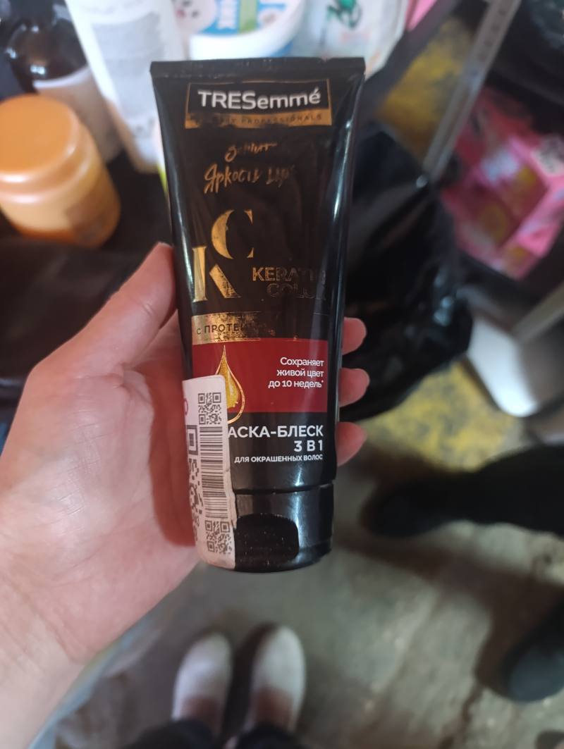TRESemmé Keratin Smooth Маска-блеск 3 в 1 для окрашенных волос