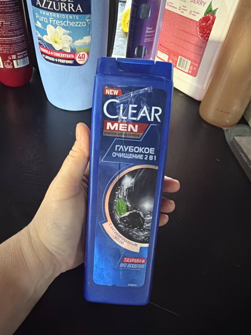 Шампунь Clear Men Глубокое очищение 2 в 1 с активированным углем и таурином