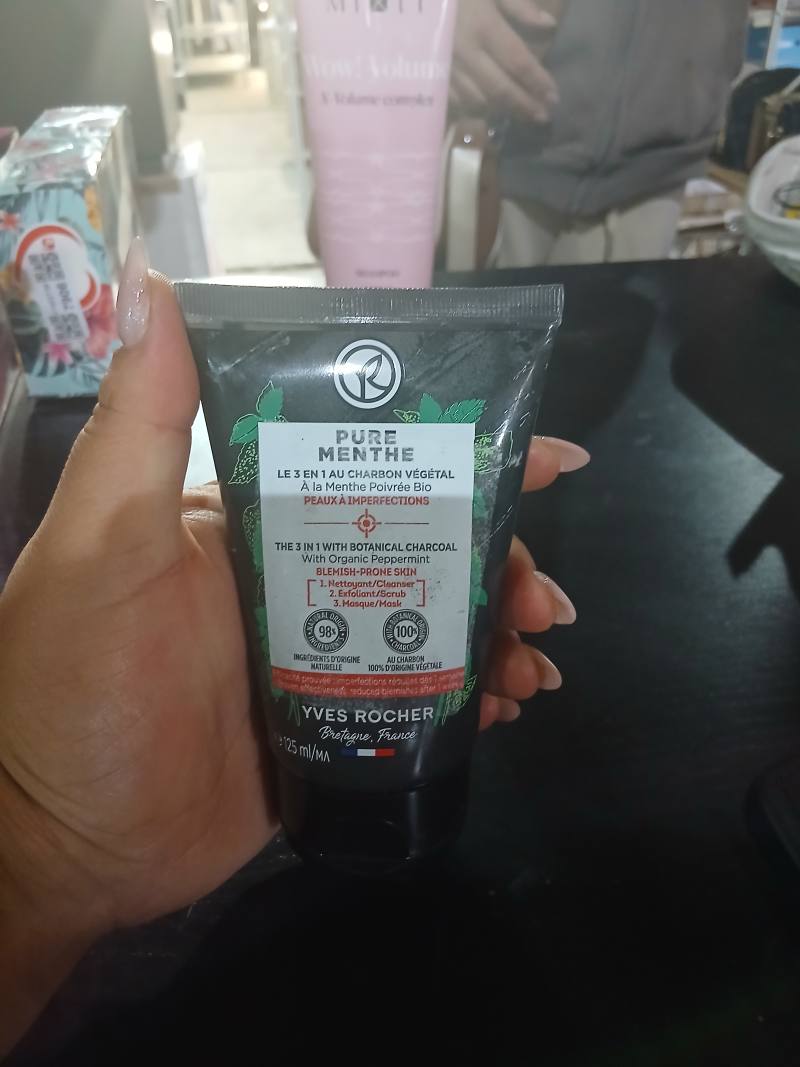 Yves Rocher Pure Menthe 3 в 1 с растительным углём и органической мятой