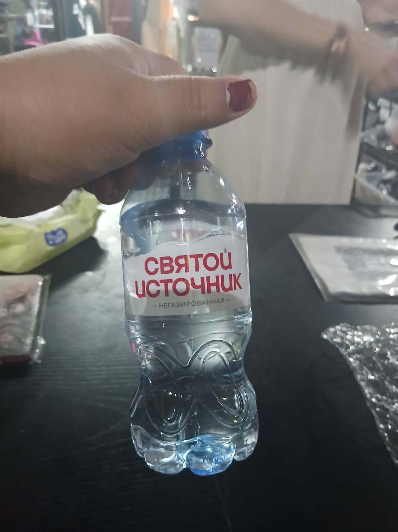 Святой Источник Негазированная