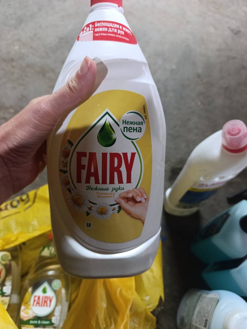 FAIRY Нежная пена Нежные руки Ромашка и Витамин E