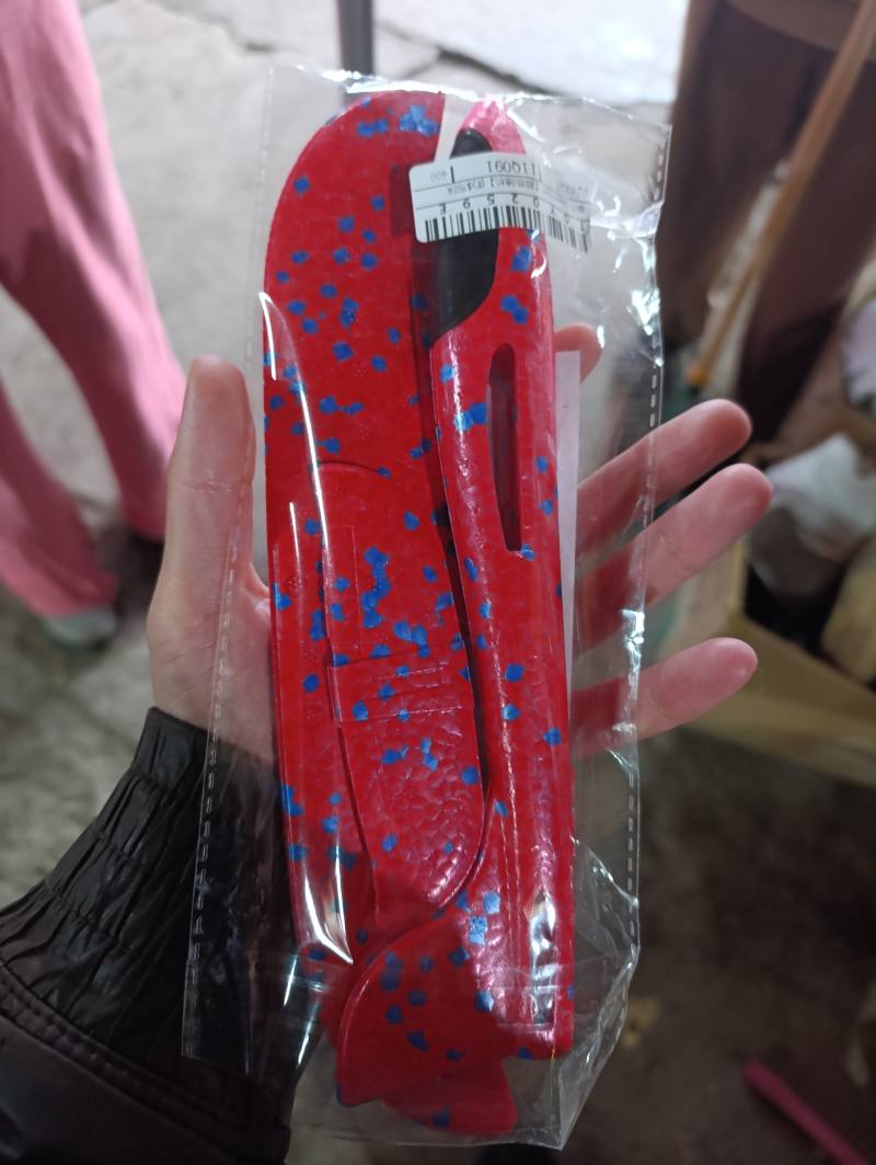 Самолет из пенопласта