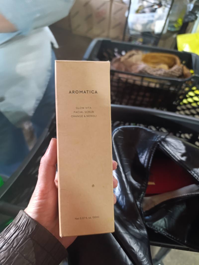 Glow Vita Facial Scrub Orange & Neroli