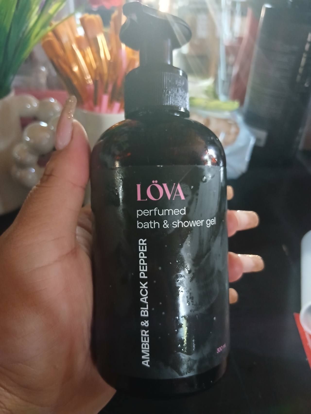 LOVA perfumed bath & shower gel