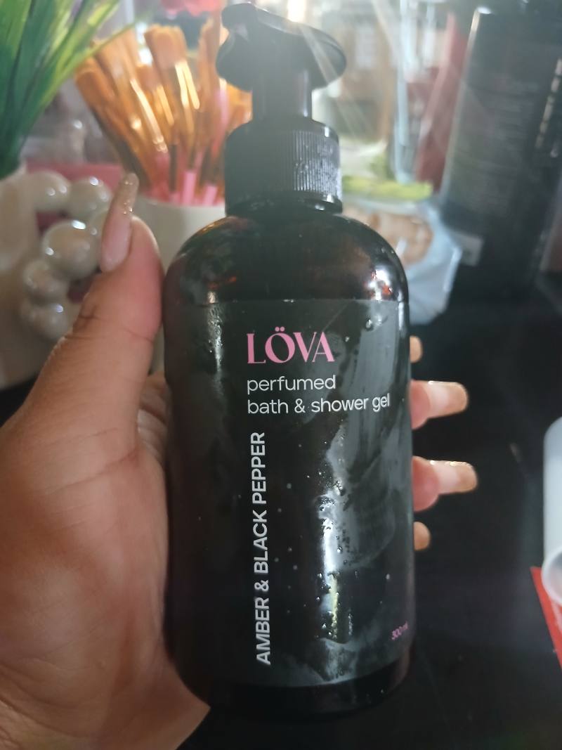 LOVA perfumed bath & shower gel