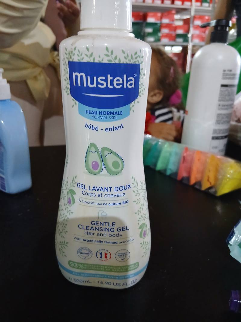 Mustela Gentle Cleansing Gel Hair and Body с авокадо