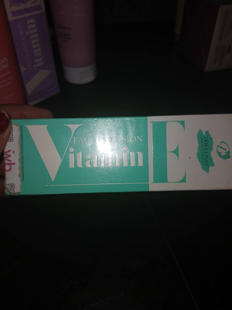 DOS LUNAS Vitamin Face Emulsion