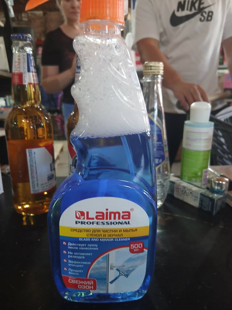Laima PROFESSIONAL Средство для чистки и мытья стекол и зеркал