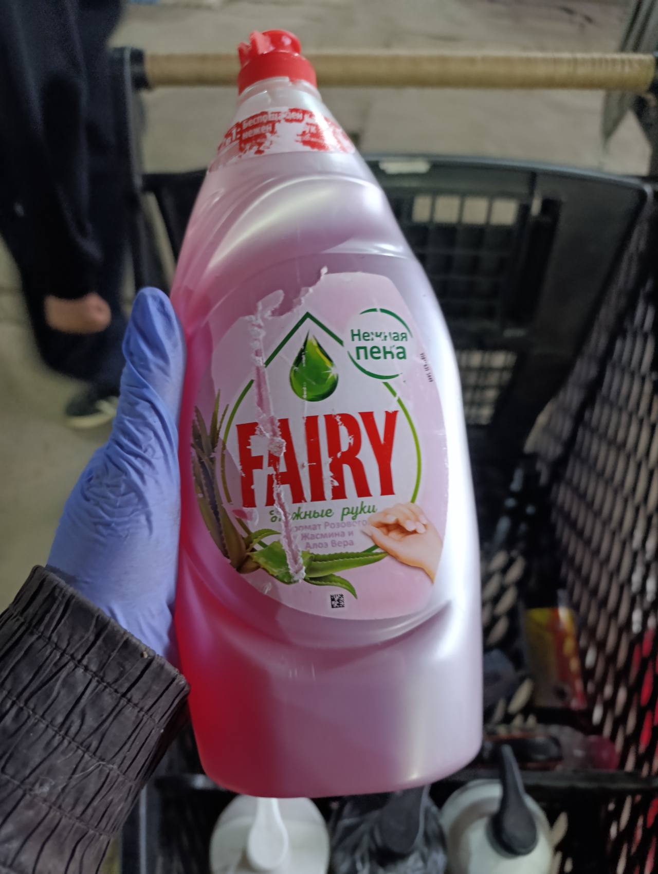 Средство для мытья посуды Fairy Бережные руки Аромат Розового Жасмина и Алоэ Вера