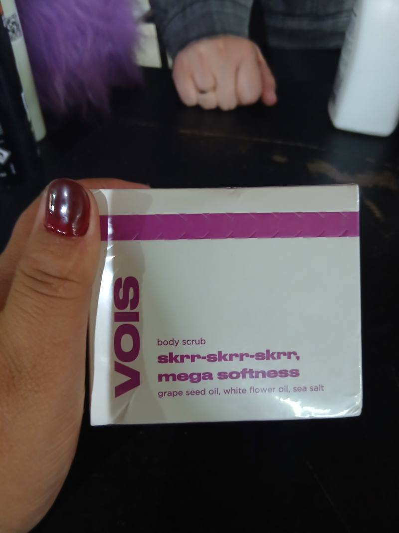 Скраб для тела VOIS Skrr-Skrr-Skrr Mega Softness с маслом виноградной косточки, маслом белого цветка и морской солью