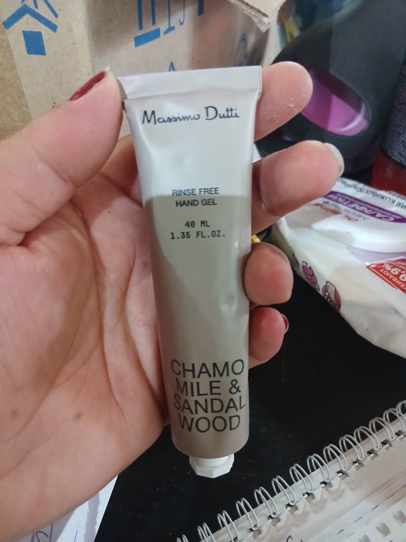 Massimo Dutti Rinse Free Hand Gel Chamomile & Sandal Wood