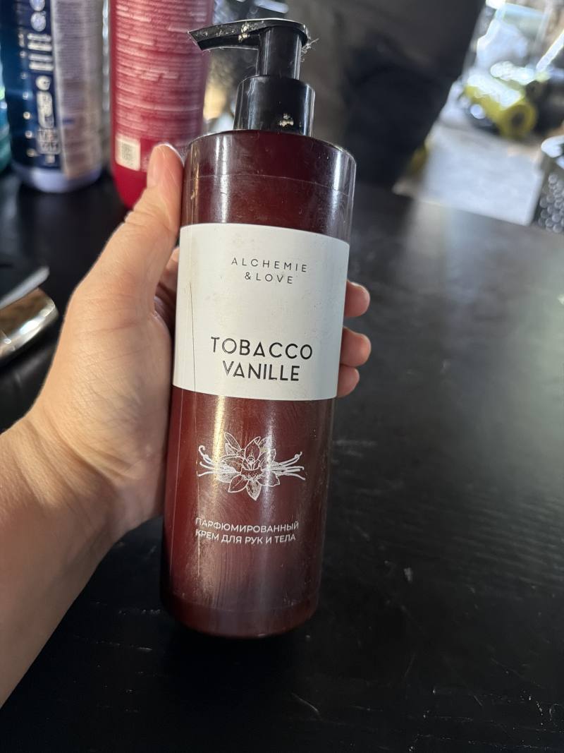 Парфюмированный крем для рук и тела Tobacco Vanille
