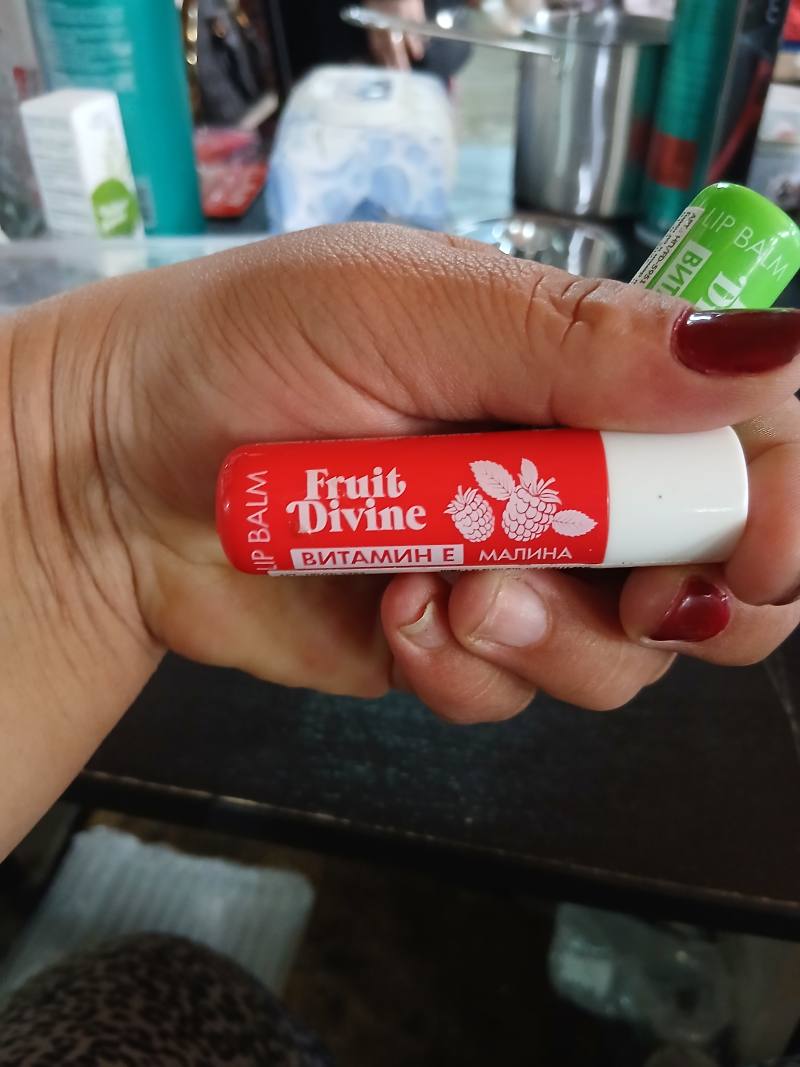 Бальзам для губ Fruit Divine Витамин Е Малина