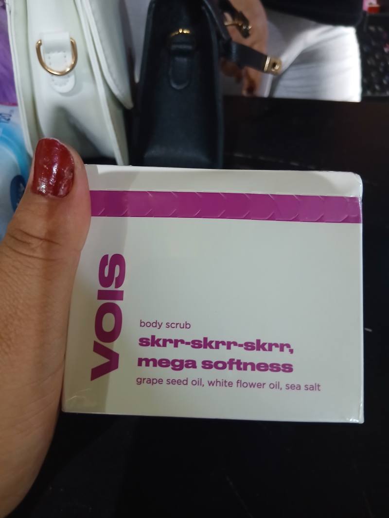 Скраб для тела VOIS Skrr-Skrr-Skrr Mega Softness с маслом виноградной косточки, маслом белых цветов и морской солью