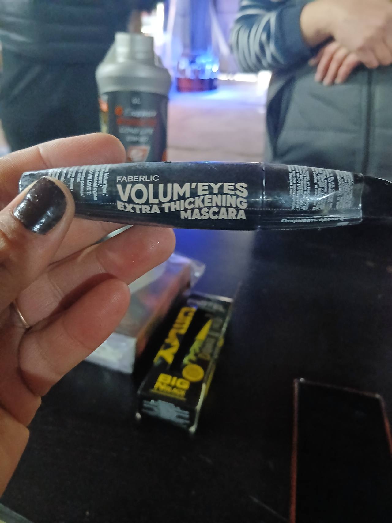 VOLUM'EYES EXTRA THICKENING MASCARA