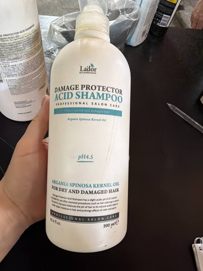 Lador DAMAGE PROTECTOR ACID SHAMPOO PROFESSIONAL SALON CARE