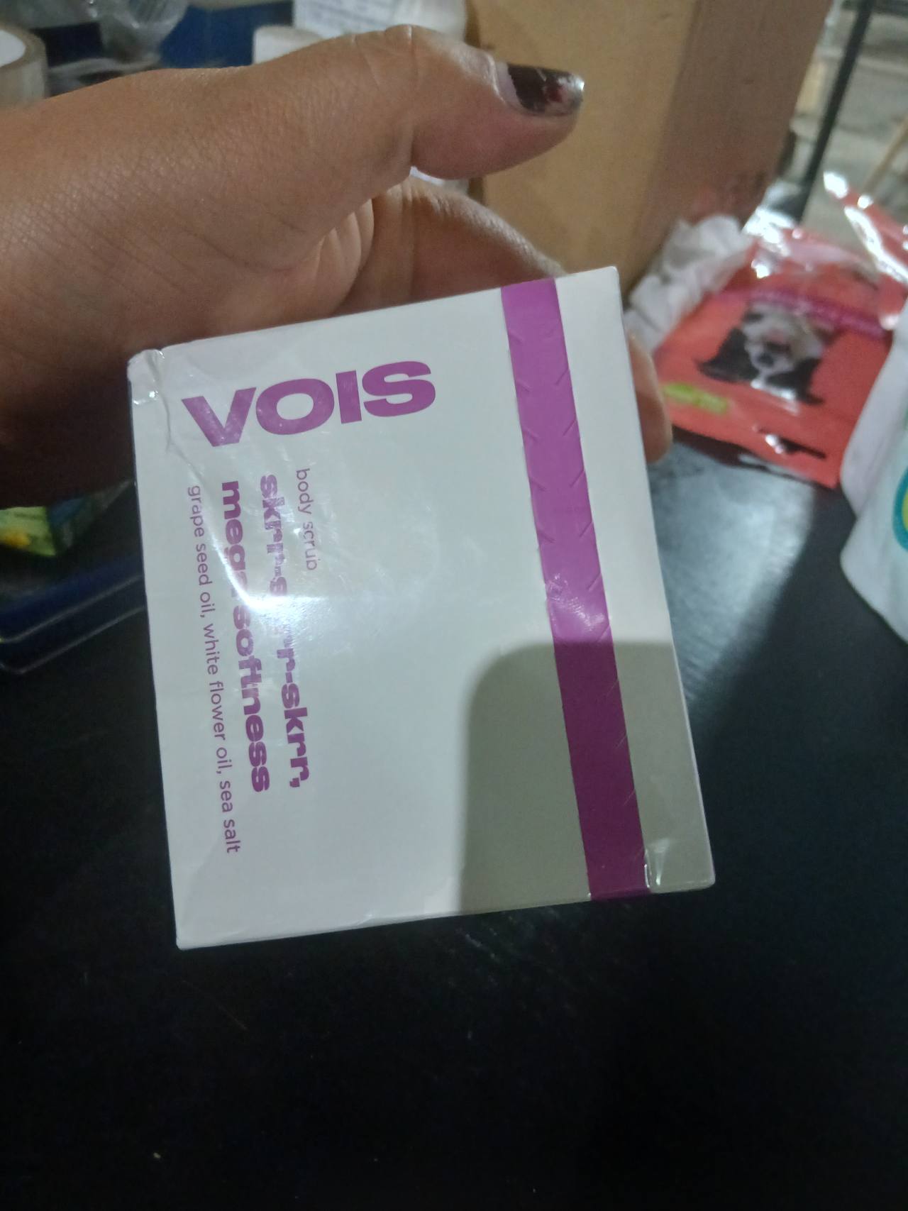 VOIS body scrub skrr-sr-skrr, megasoftness