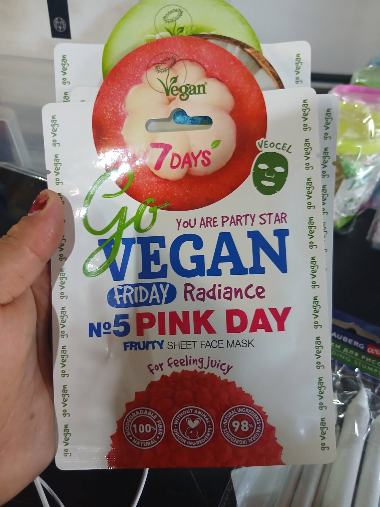 7th Heaven Friday Radiance Pink Day Fruity Sheet Face Mask