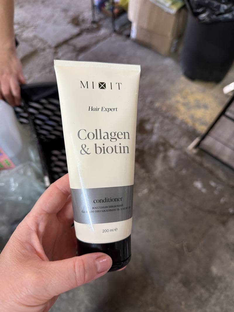 Кондиционер для волос MIXIT Hair Expert Collagen & Biotin восстанавливающий бальзам-ополаскиватель
