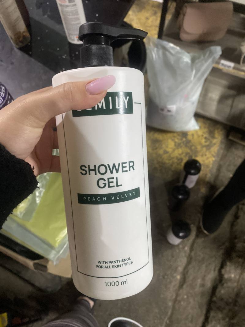 EMILY Shower Gel Peach Velvet with Panthenol for all skin types