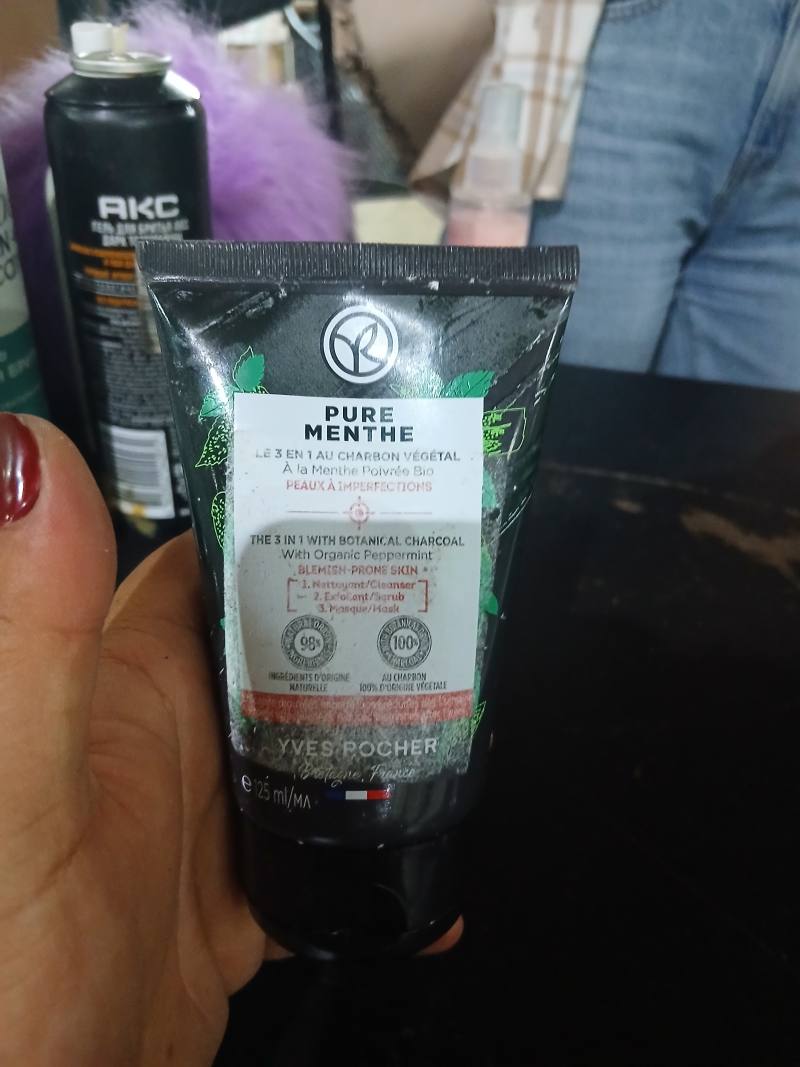 PURE MENTHE 3 в 1 с растительным углем и органической мятой для проблемной кожи